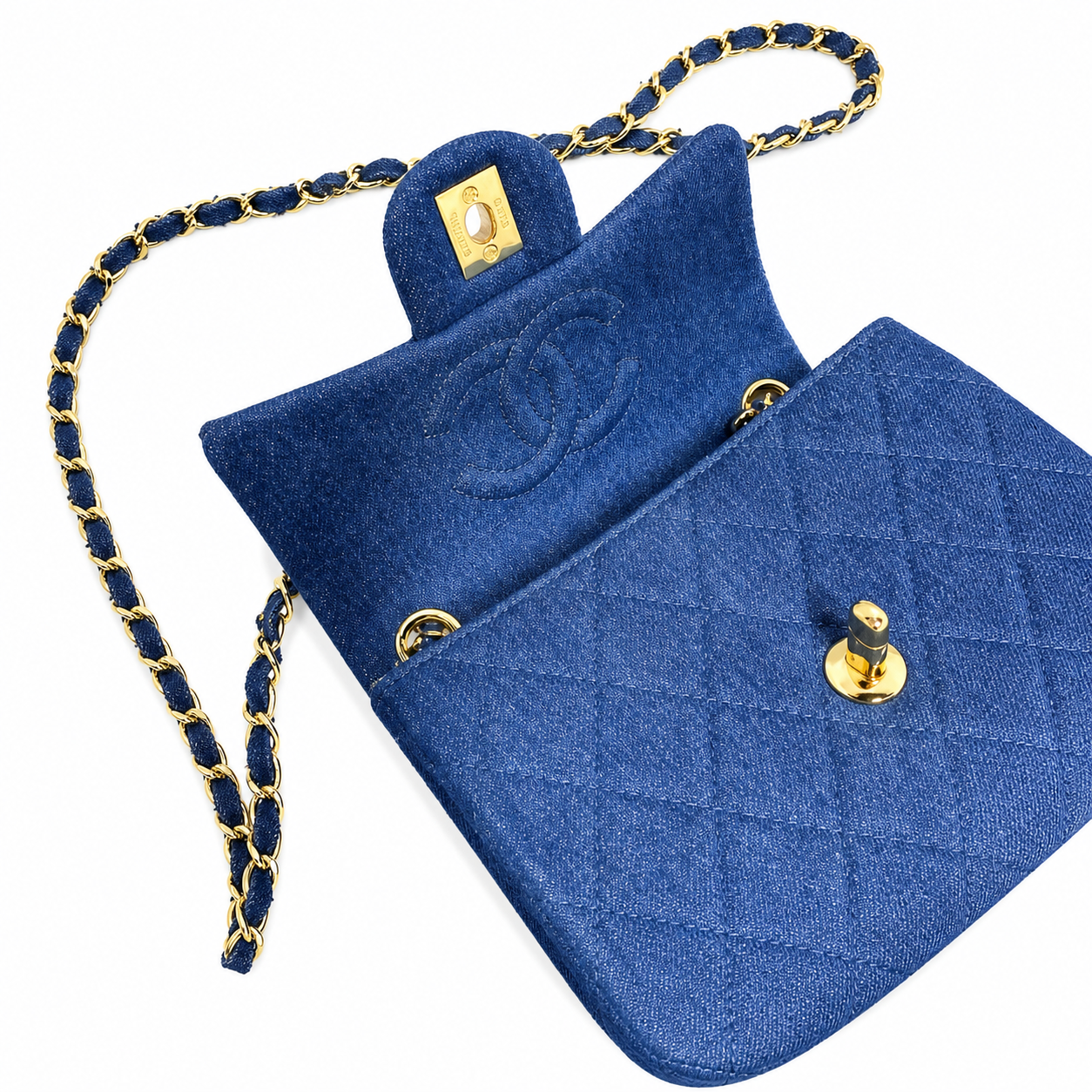 Chanel Classic Quilted Small Flap Bag | CC Hardware & Chain — 17.5cm