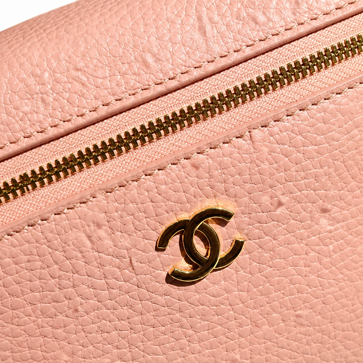 Chanel Blush Pink Caviar Mini Vanity Case | Raised Gold CC & Lobster Clasp Chain — 19cm