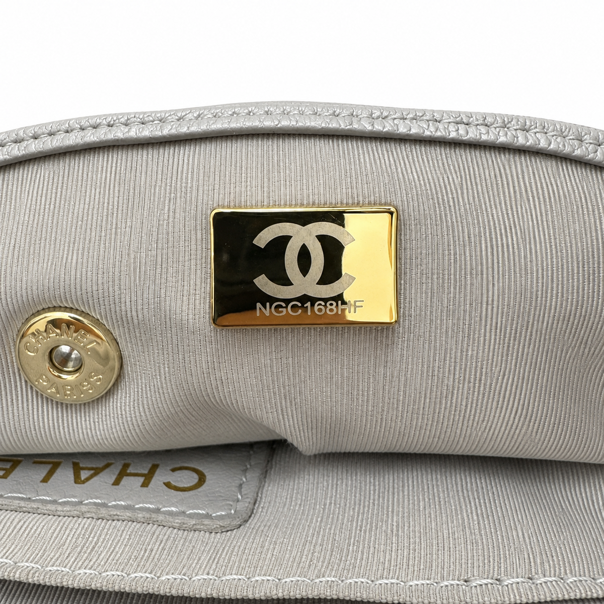 Chanel Duma Iridescent Caviar Backpack | CC Turn-Lock Gold Chain Silver — 20.5x20cm