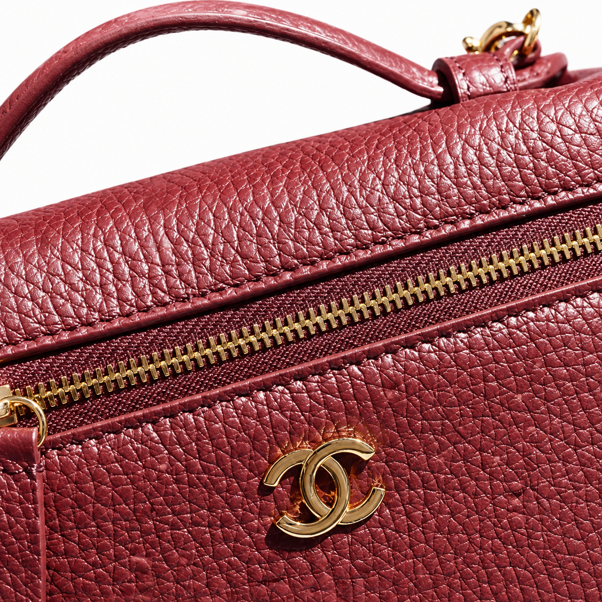 Chanel Crimson Caviar Mini Vanity Case | Triple-Strand Gold Chain — 19cm