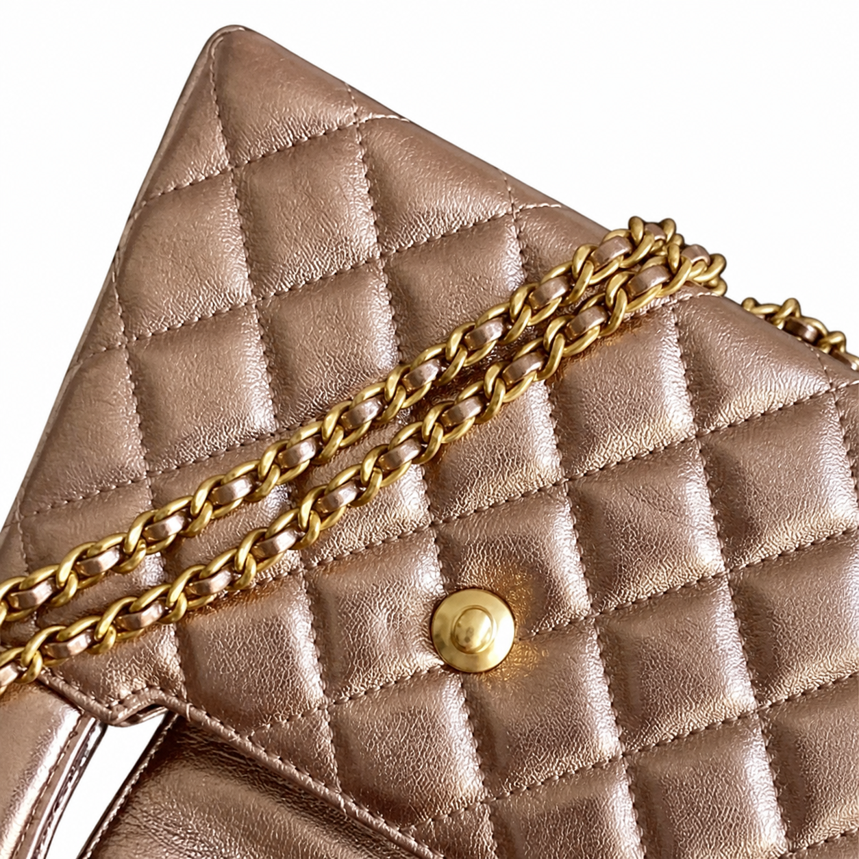 Chanel Classic Quilted Mini Flap Bag | CC Turn-Lock Leather Chain Strap — 13x19cm