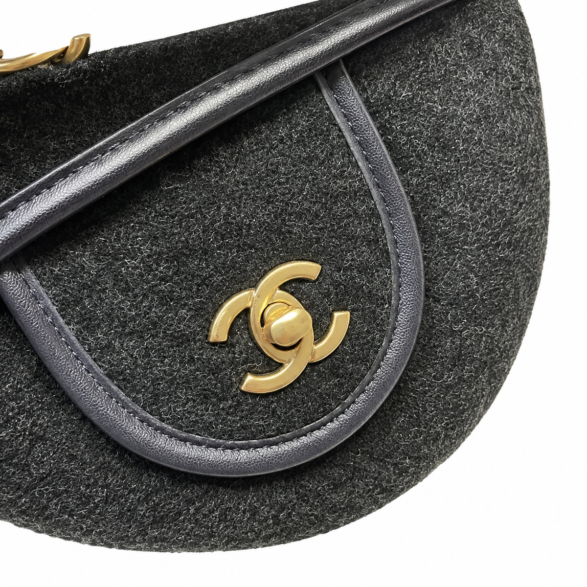 Chanel Wool Felt Quilted Maxi Flap Bag | CC Turn-Lock Gold Red Chain Black — 50x28cm