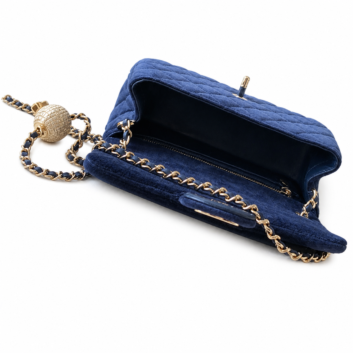 Chanel Classic Quilted Flap Bag | CC Turn-Lock Leather Chain Strap — 13x20cm