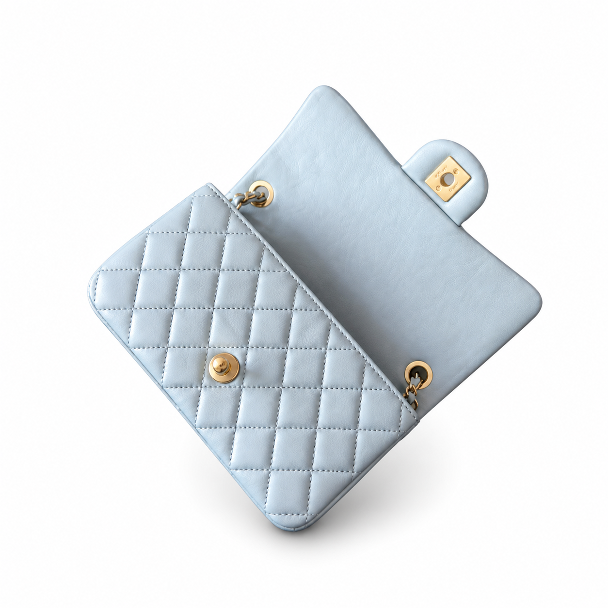 Chanel Classic Flap Bag | CC Turn-Lock Gold Chain Diamond Quilted — 13x20cm