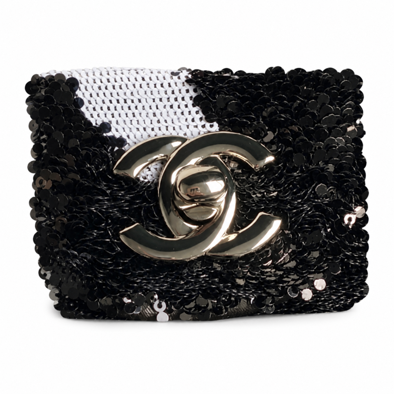 Chanel Classic Quilted Chain Bag | CC Turn-Lock Leather Chain Strap — 21cm