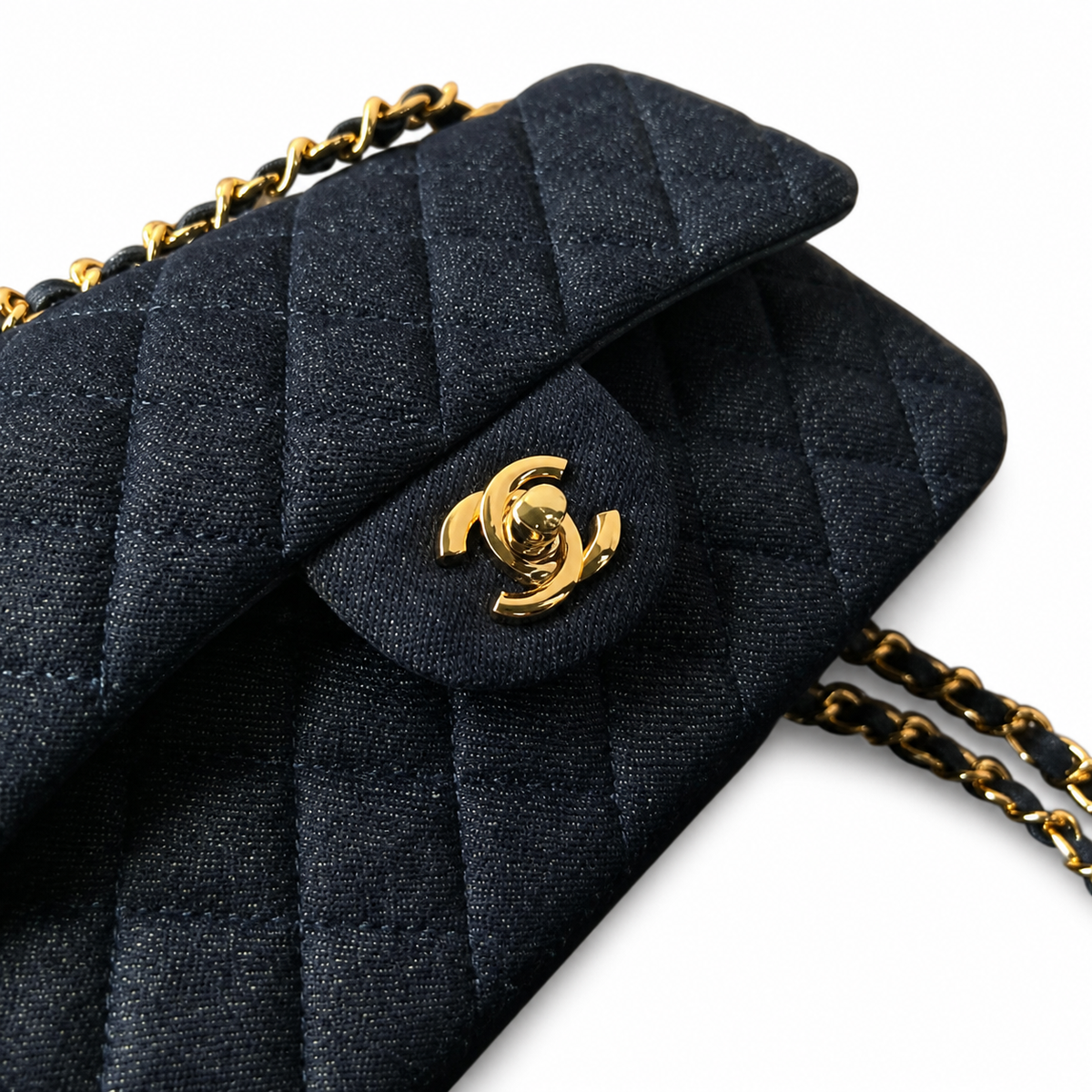 Chanel Classic Quilted Flap Bag | CC Hardware & Chain — 23cm