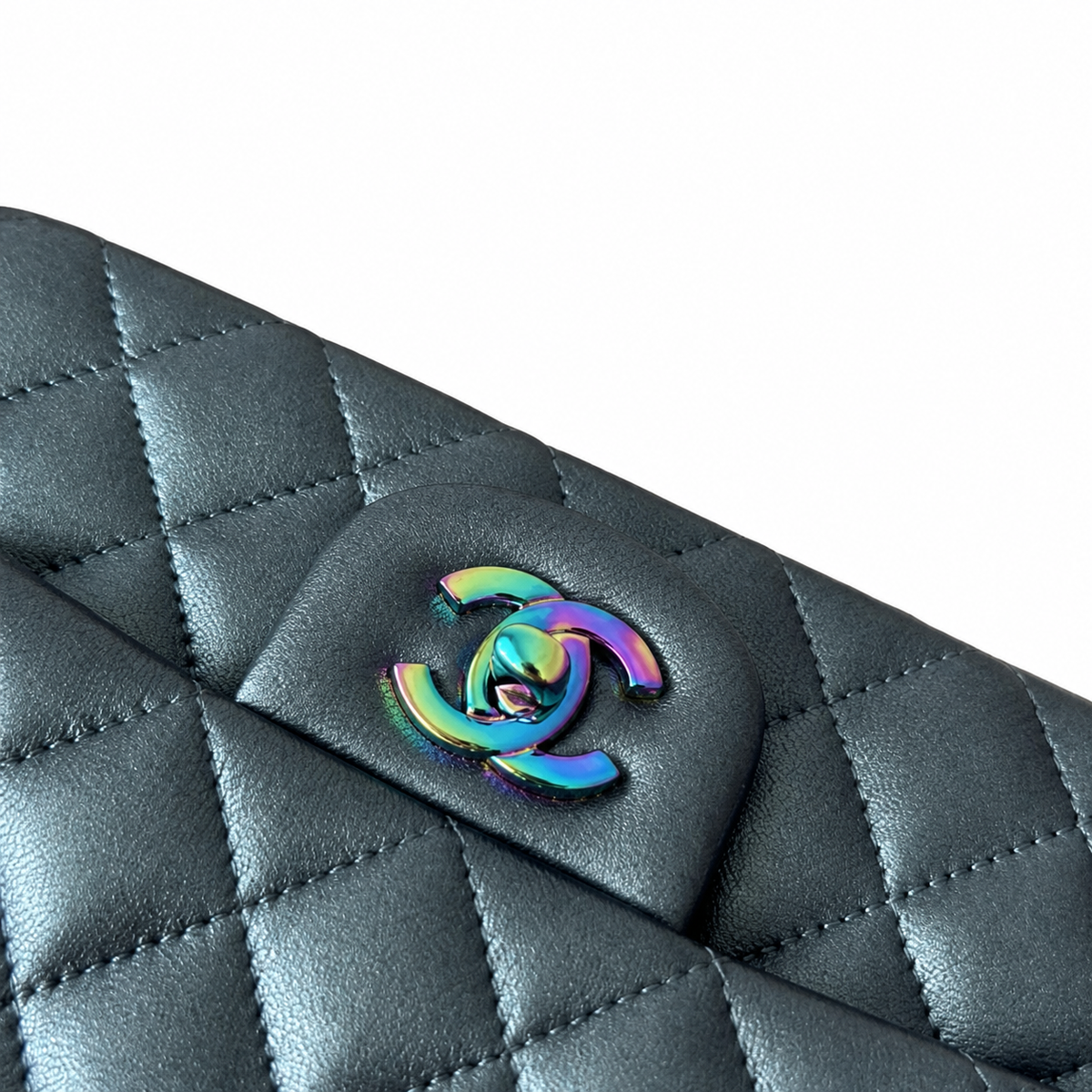 Chanel Classic Quilted Flap Bag | CC Hardware & Chain — 20cm