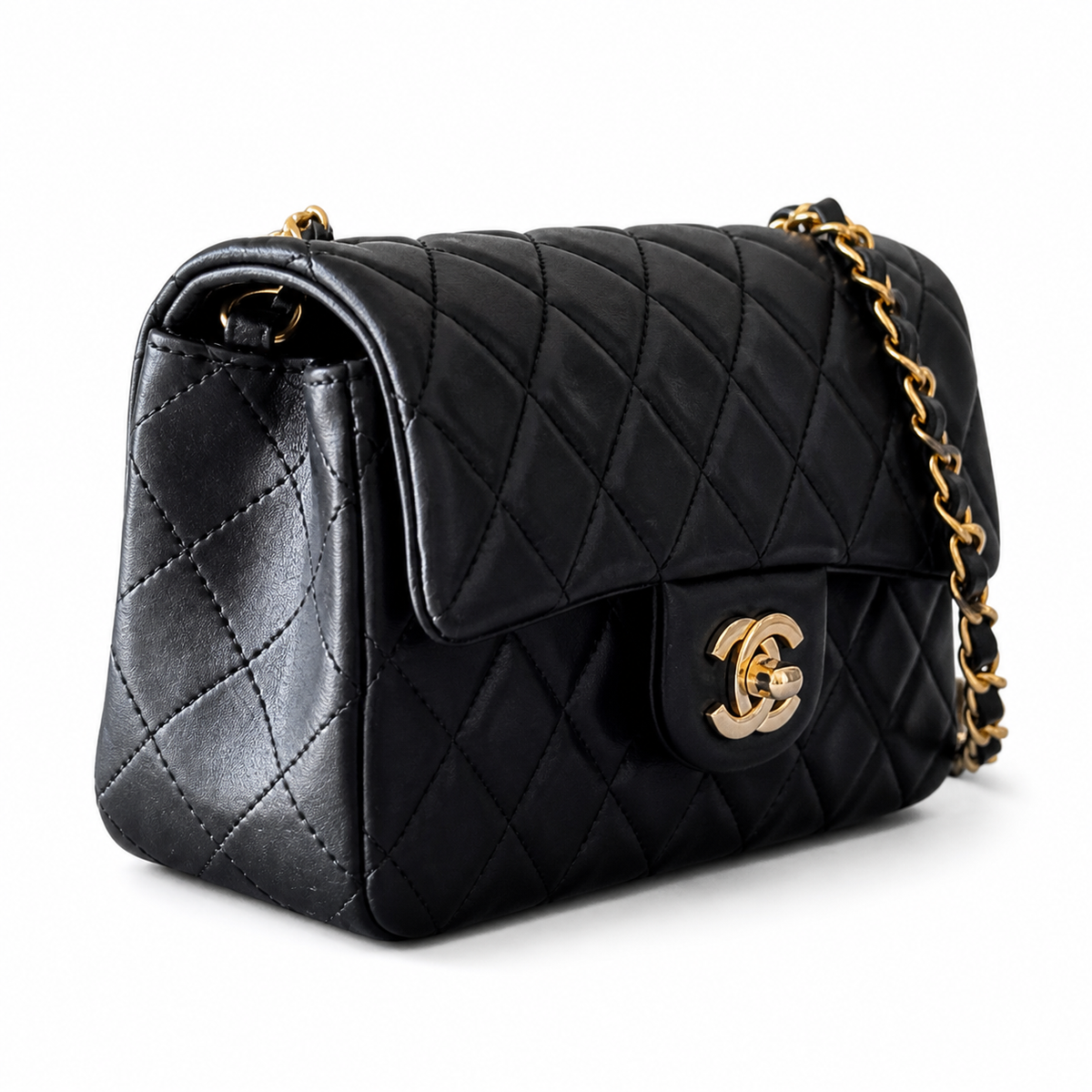 Chanel Classic Flap Bag | CC Turn-Lock Gold Chain Diamond Quilted — 13x20cm