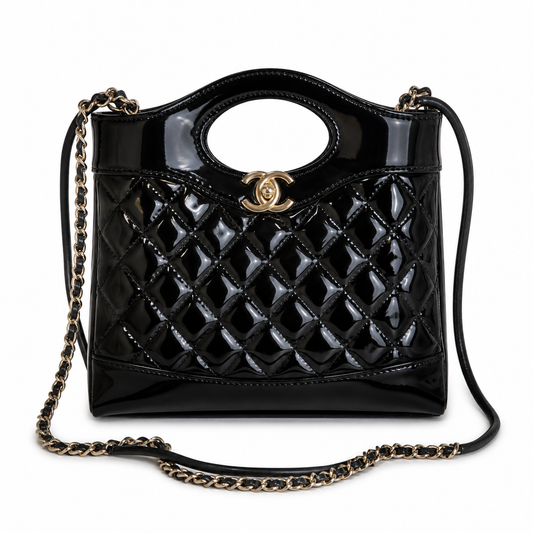 Chanel Classic Quilted Flap Bag | CC Turn-Lock Leather Chain Strap — 22x23cm