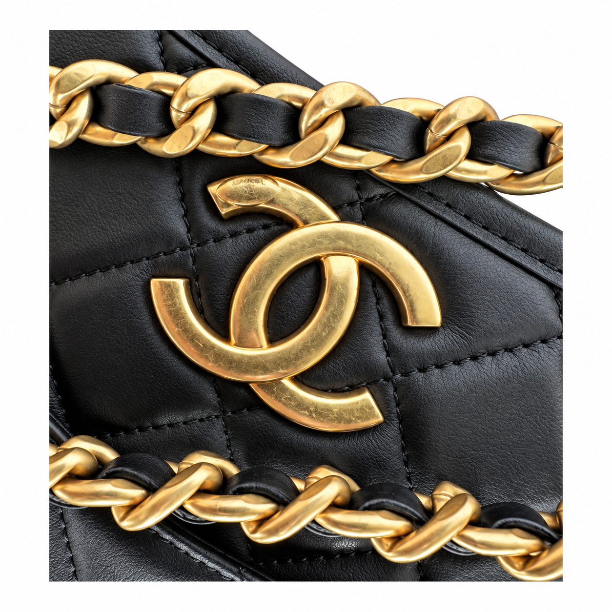 Chanel Quilted Medium Crossbody Flap Bag 24×22.5×7.5cm