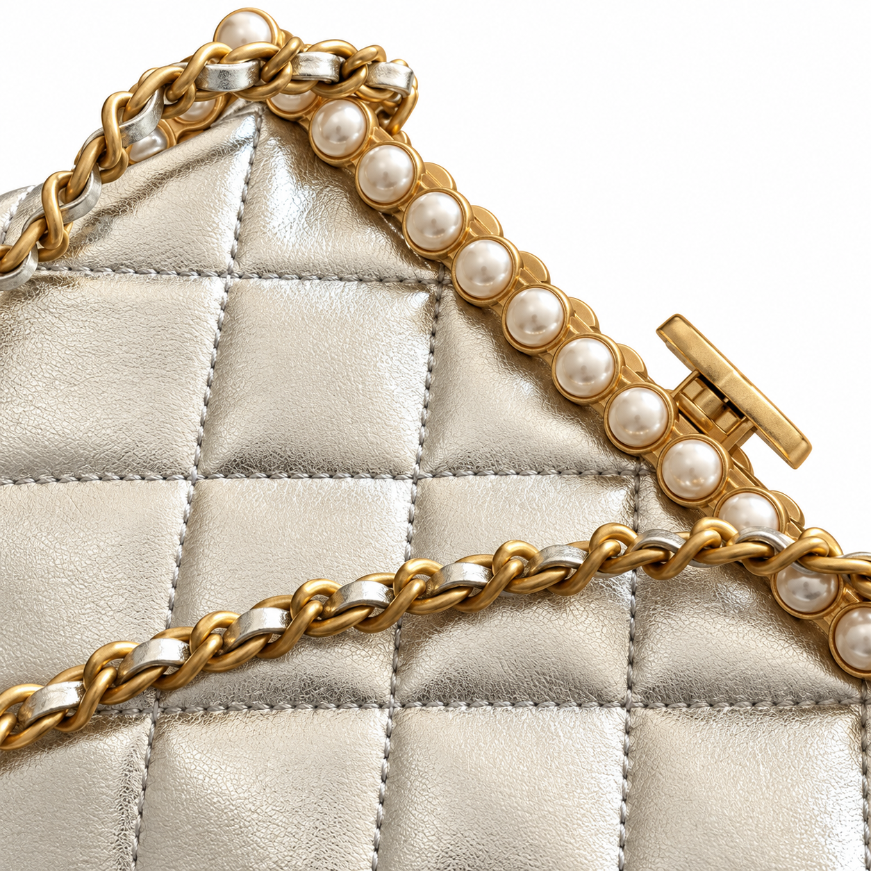 Chanel Pearl Top Frame Clutch Silver Metallic 10×20×7cm