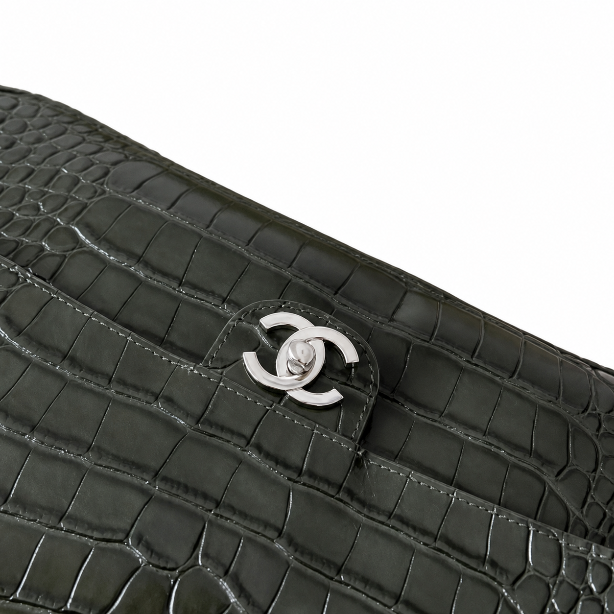 Chanel Business Affinity Bag Forest Green Crocodile-Embossed Leather | Ruthenium CC & Burgundy Interior — 32cm
