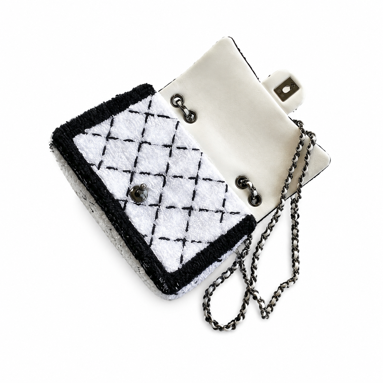 Chanel White & Black Sequin Quilted Diamond Evening Clutch | Two-Scale Composition, White Leather Interior & Gunmetal Chain