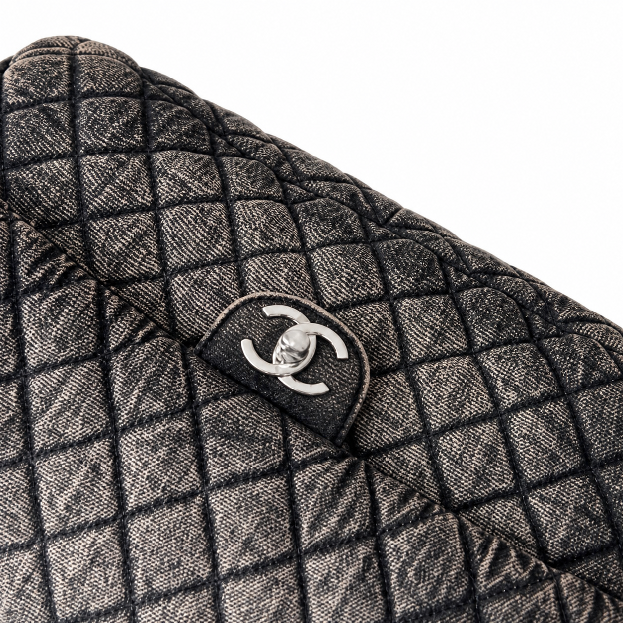 Chanel Classic Quilted Maxi Flap Bag | CC Hardware & Gold Chain — 33cm