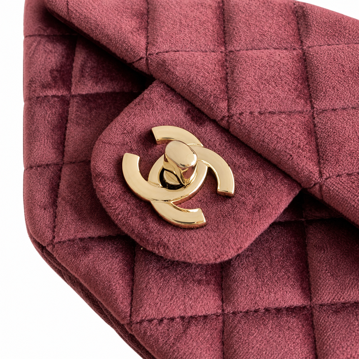 Chanel Classic Quilted Flap Bag | CC Turn-Lock Leather Chain Strap — 13x20cm