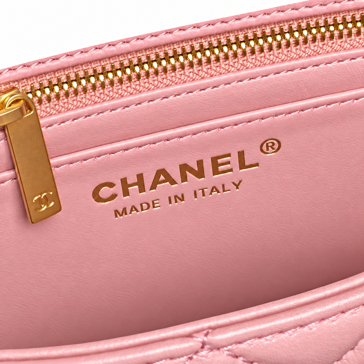 Chanel Quilted Structured Day Bag 20×13×7cm