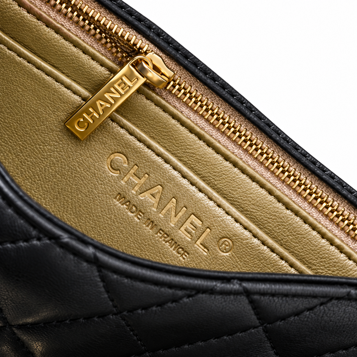 Chanel Quilted Mini Shoulder Bag 20×13×7cm