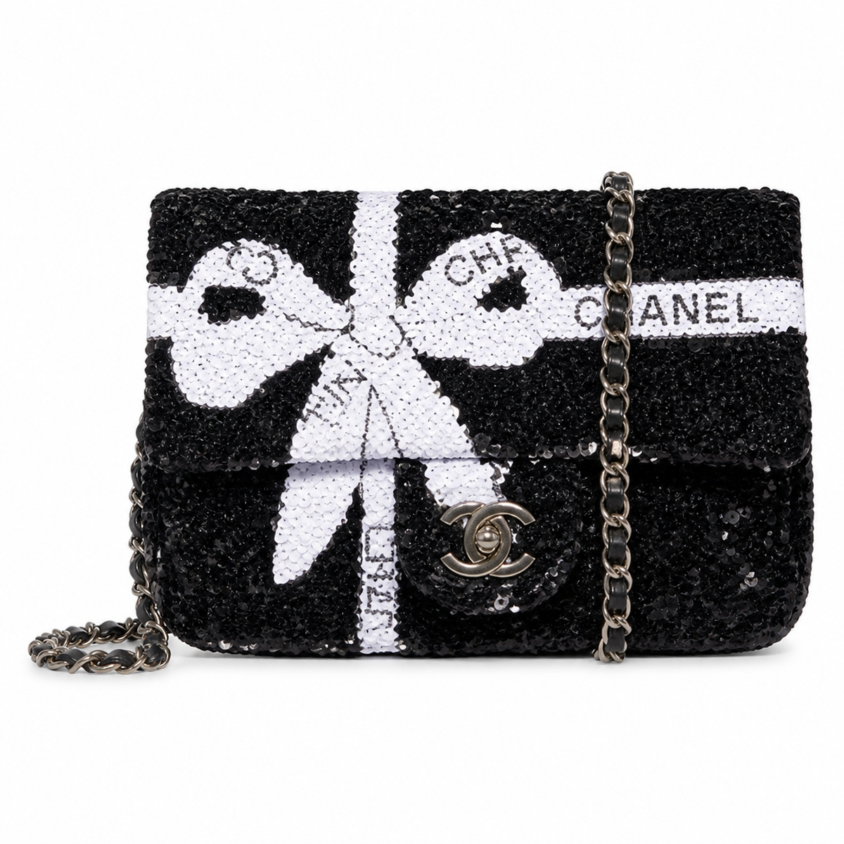 Chanel Classic Quilted Chain Bag | CC Turn-Lock Leather Chain Strap — 21cm