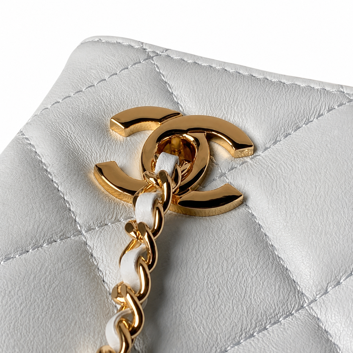 Chanel Classic Quilted Horizontal Flap Bag | CC Hardware & Gold Chain — 24.5cm