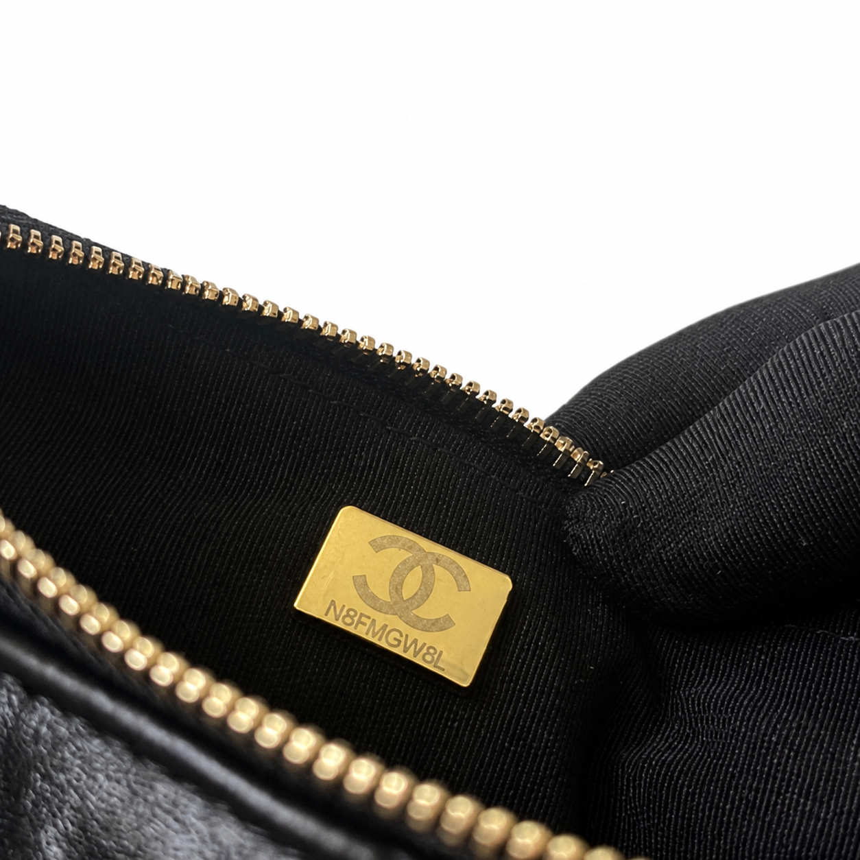 Chanel 22 Soft Pouch Black Aged Shiny Lambskin | Oversized Diamond Quilt & Gold Coin Tag — 26cm