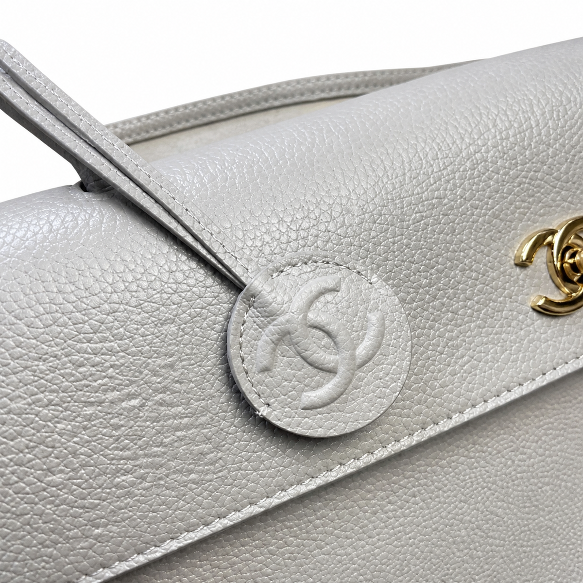 Chanel Large Neo Executive Tote Pearl Grey Grained Calfskin | Gold CC Turn-Lock — 43cm