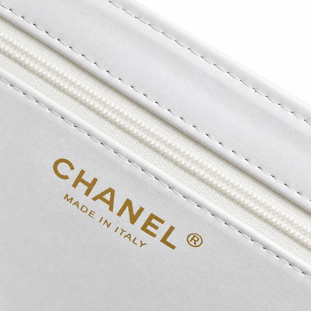 Chanel Classic Quilted Mini Flap Bag | CC Turn-Lock Leather Chain Strap — 13x19cm