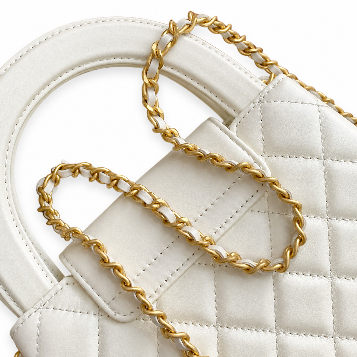 Chanel Classic Quilted Mini Flap Bag | CC Turn-Lock Leather Chain Strap — 13x19cm