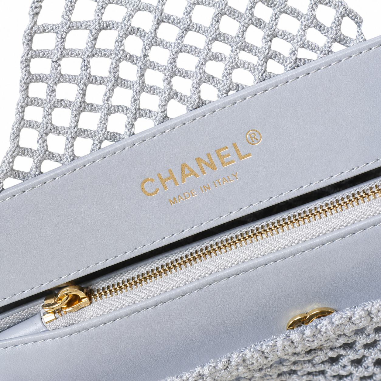 Chanel Classic Quilted Compact Horizontal Flap Bag | CC Hardware & Gold Chain — 21cm