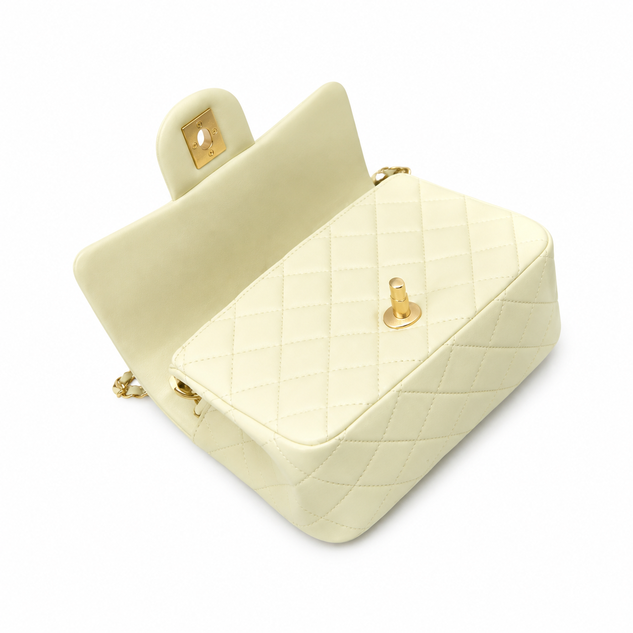 Chanel Classic Quilted Flap Bag | CC Turn-Lock Leather Chain Strap — 18x13cm