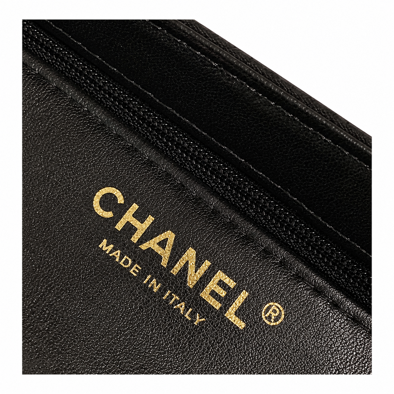 Chanel Classic Quilted Mini Flap Bag | CC Turn-Lock Leather Chain Strap — 13x19cm