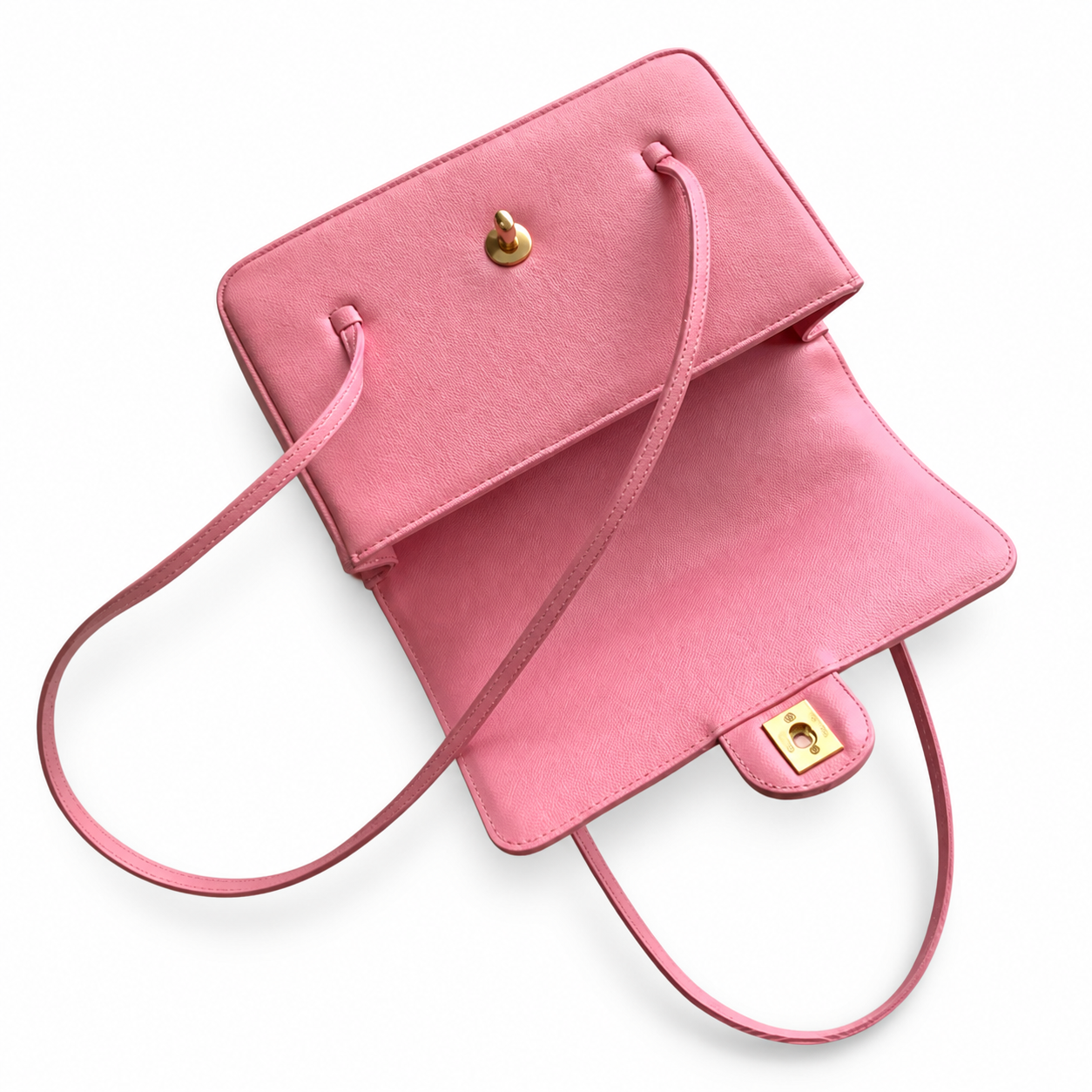Chanel Classic Quilted Small Flap Bag | CC Hardware & Chain — 22cm