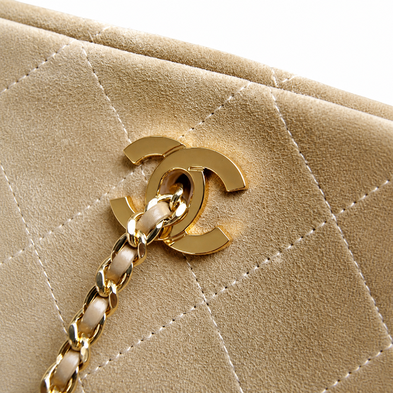 Chanel Quilted CC Wide Flap Bag | CC Hardware & Chain — 32cm