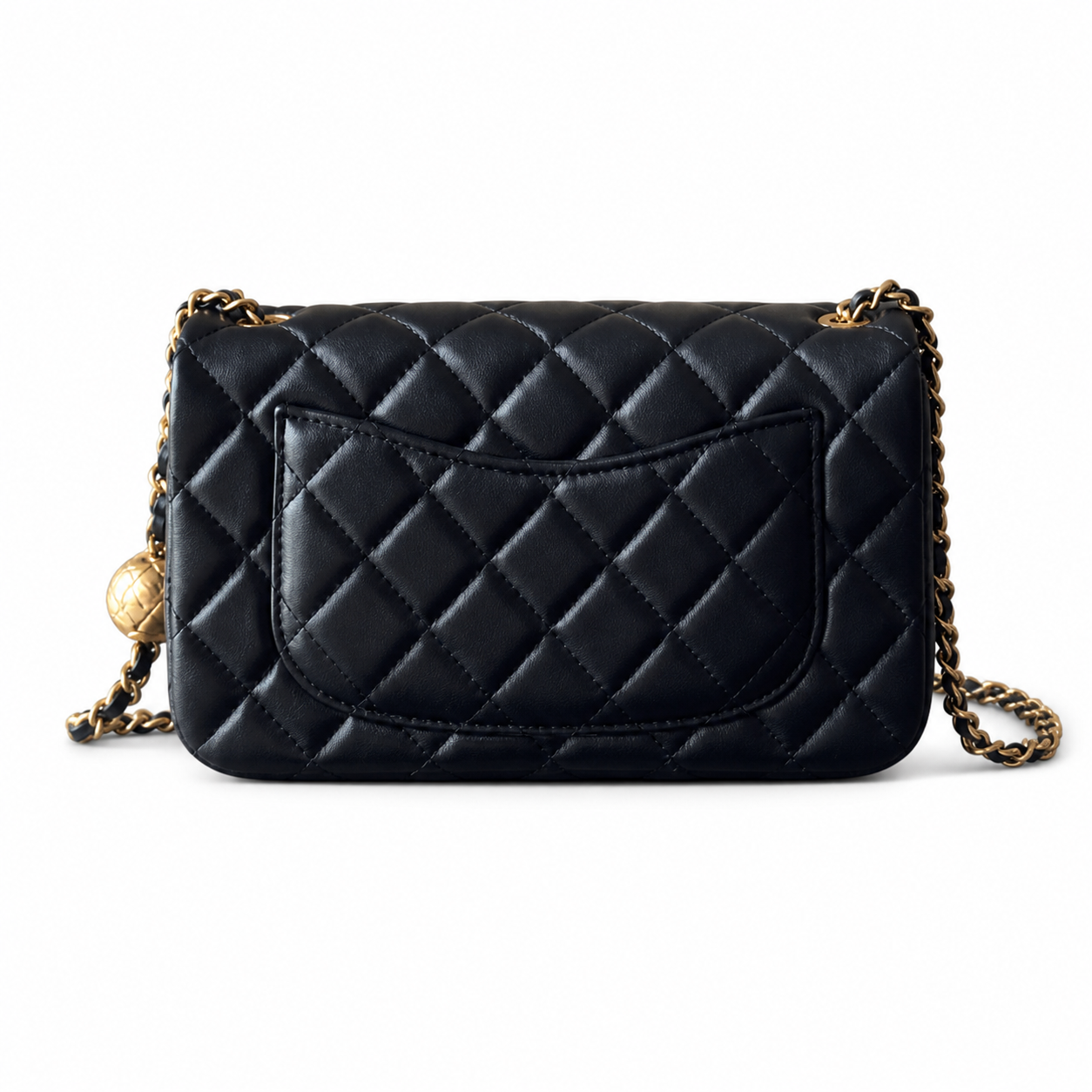 Chanel Classic Flap Bag | CC Turn-Lock Gold Chain Diamond Quilted — 13x20cm