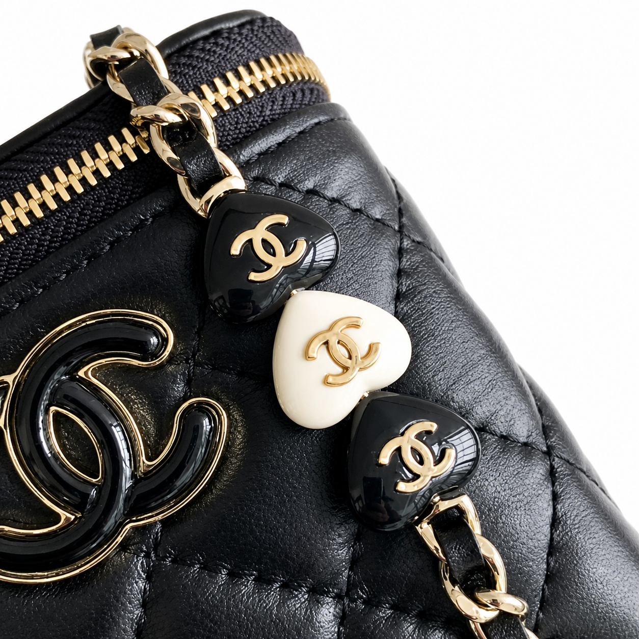 Chanel Quilted Vanity Case | Mirror Pearl Crystal Chain Silver CC Black — 11x8.5cm