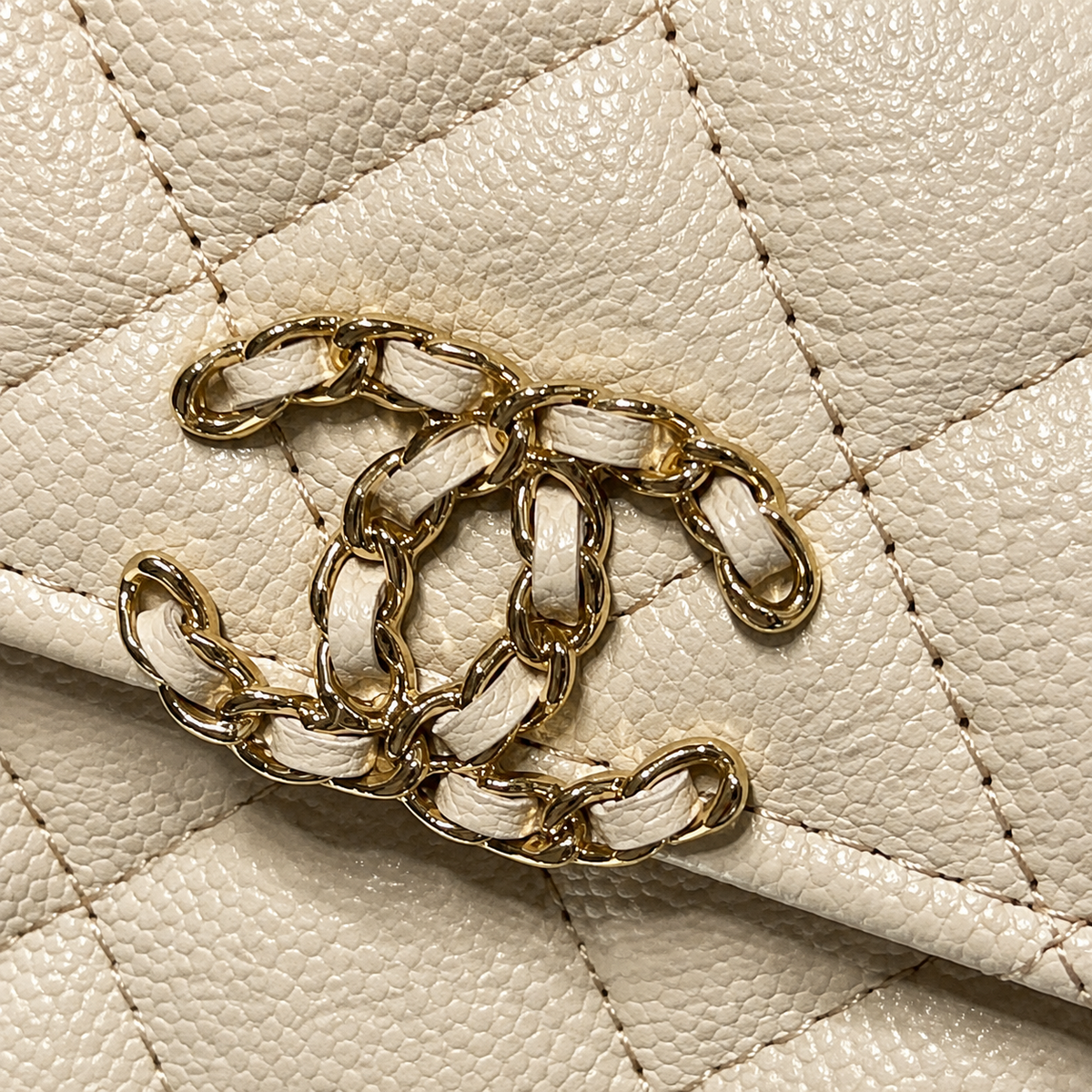Chanel Ivory Cream Fine-Grain Quilted Mini Top Handle Flap Bag | Gold Chain-Texture CC Turn-Lock & Tonal Ivory Chain