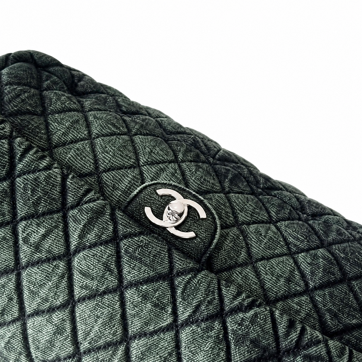Chanel Classic Quilted Maxi Flap Bag | CC Hardware & Gold Chain — 33cm