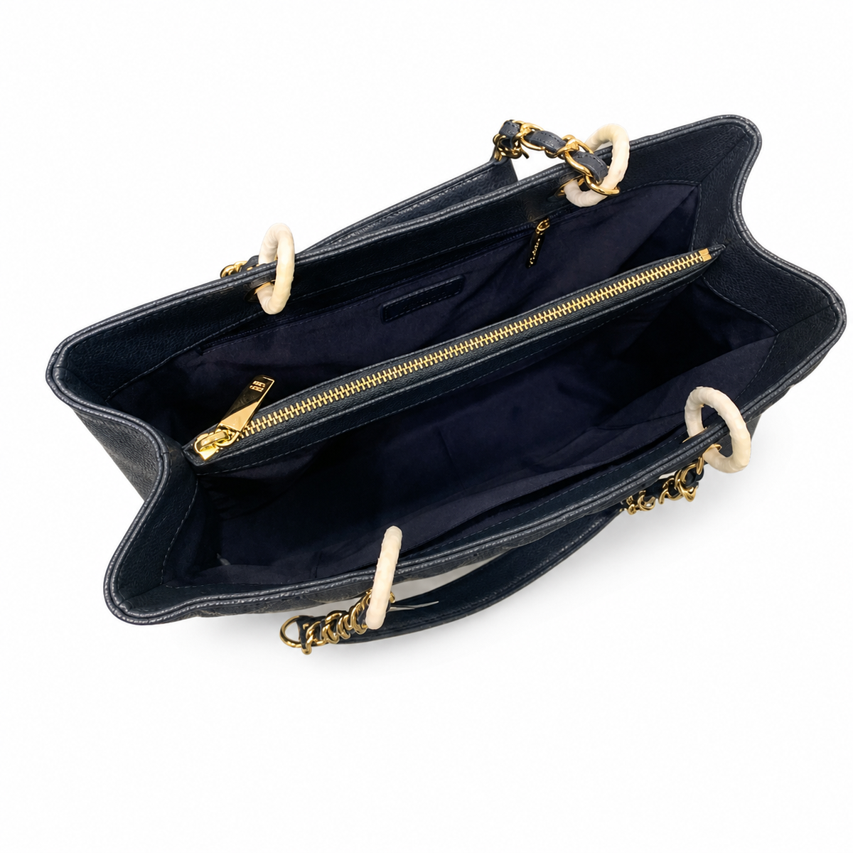 Chanel Classic Quilted Flap Bag | CC Turn-Lock Leather Chain Strap — 35x25cm