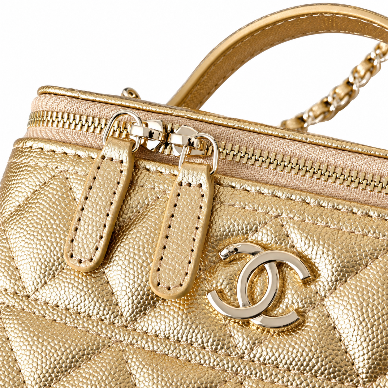 Chanel Quilted Metallic Lambskin Vanity Case Gold 17cm