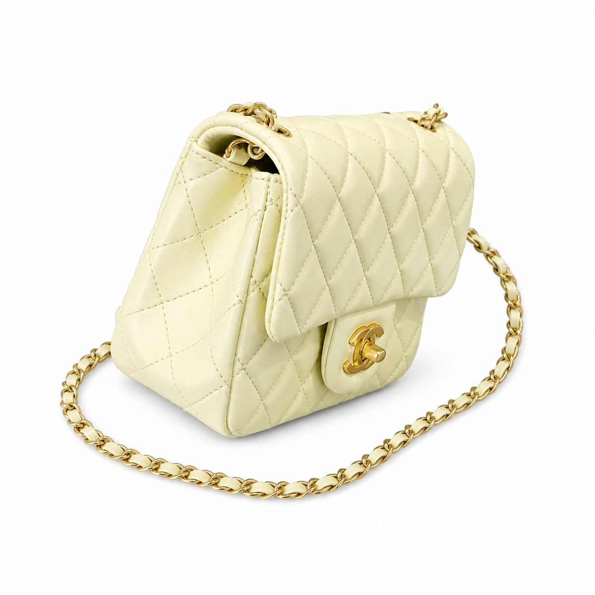 Chanel Classic Quilted Flap Bag | CC Turn-Lock Leather Chain Strap — 18x13cm