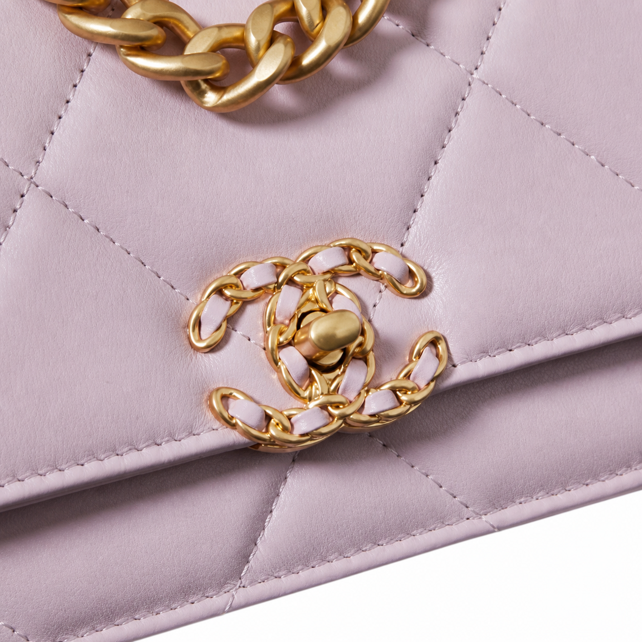 Chanel Classic Quilted Slim Flap Bag | CC Turn-Lock Leather Chain Strap — 12x19.5cm