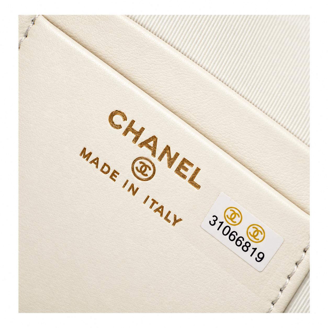 Chanel Quilted Lambskin Mini Backpack Ivory Black Border 18×13×9cm