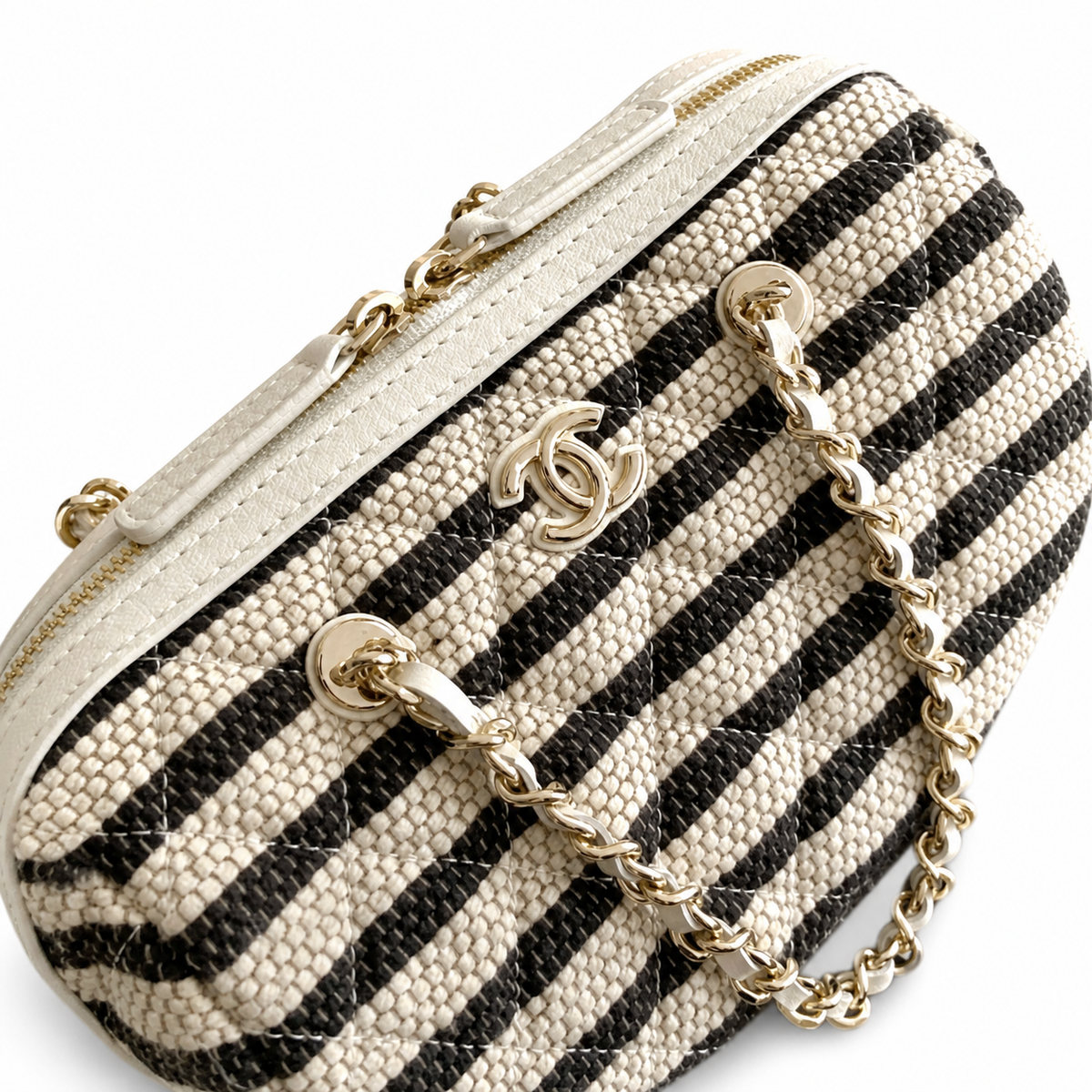 Chanel CC Quilted Mini Flap Bag | Gold Hardware & Chain — 18cm