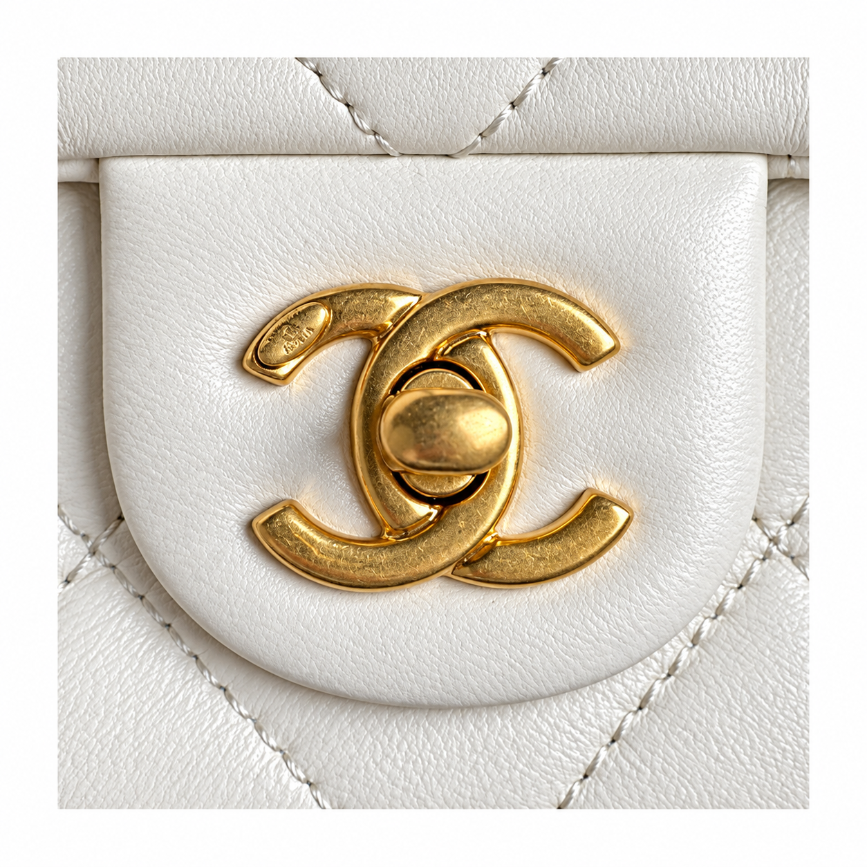 Chanel Quilted CC Mini Flap Bag 12×16×5cm