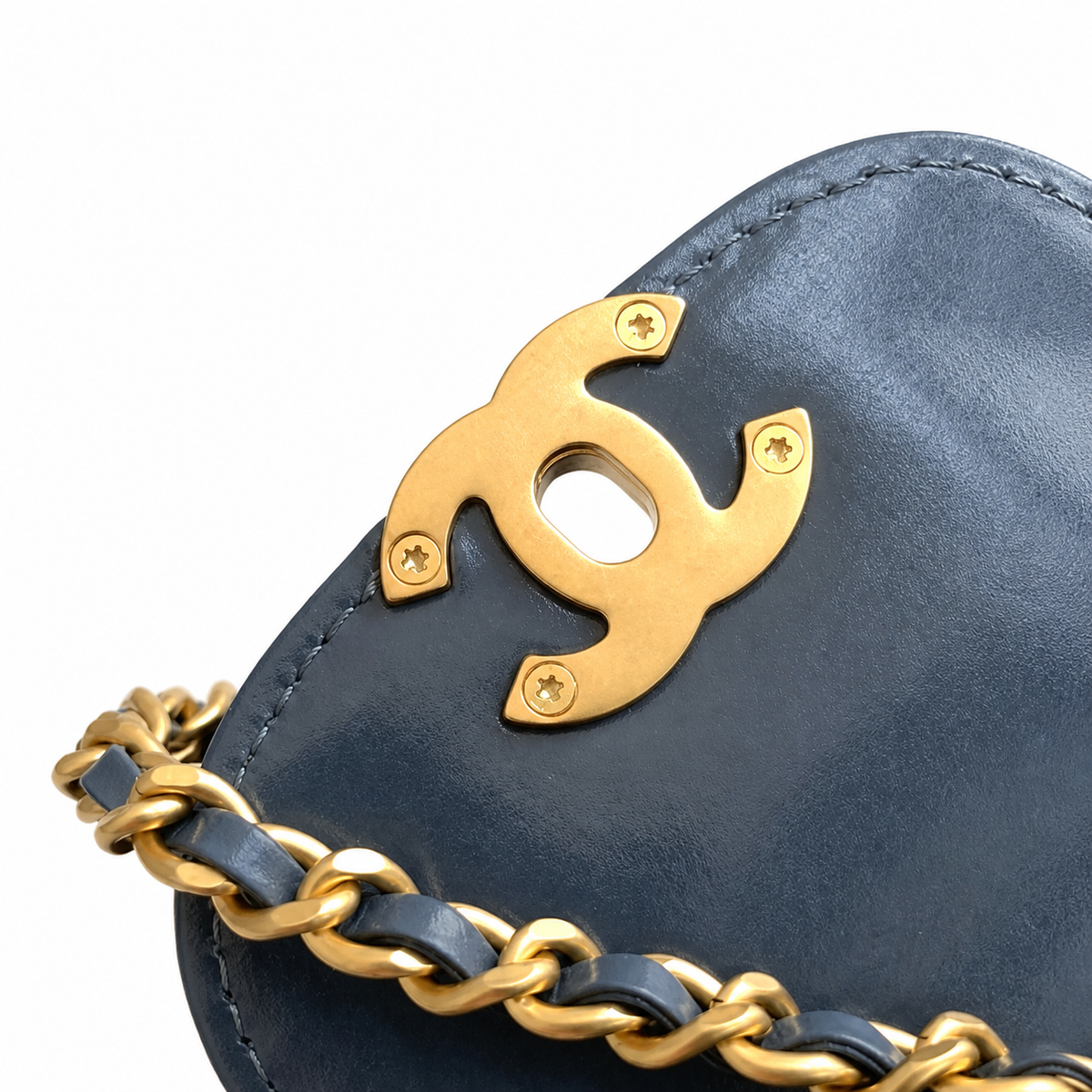 Chanel Classic Quilted Mini Flap Bag | CC Turn-Lock Leather Chain Strap — 13x19cm