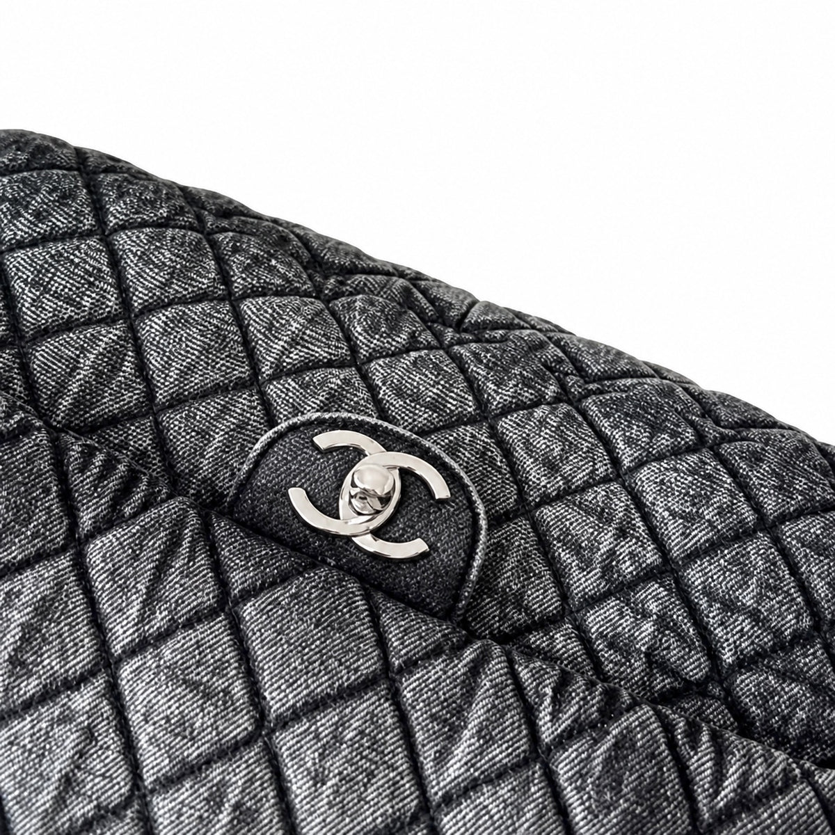 Chanel Classic Quilted Maxi Flap Bag | CC Hardware & Gold Chain — 33cm