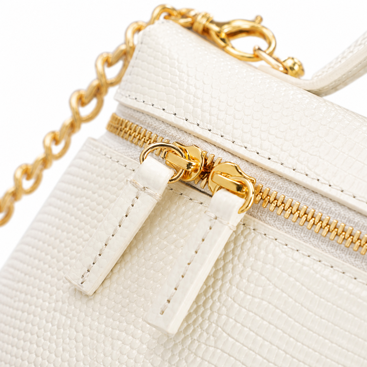 Chanel White Croc-Embossed Vanity Case | Back Zip Pocket & Lobster Clasp — 18cm
