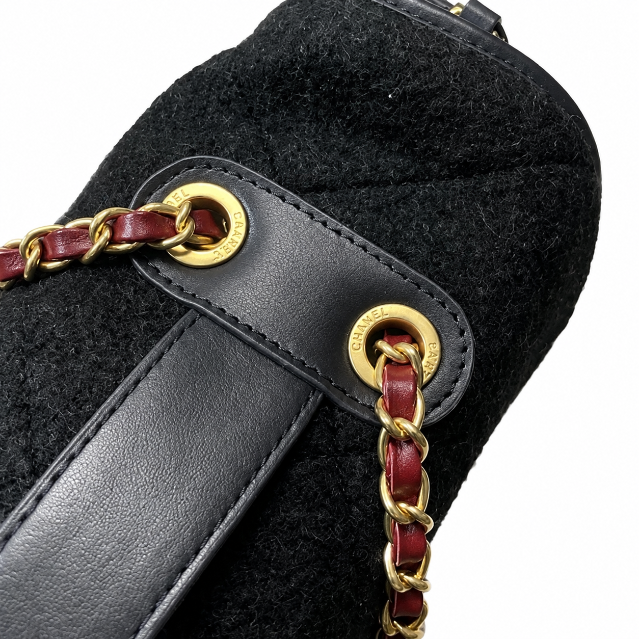 Chanel Wool Felt Quilted Maxi Flap Bag | CC Turn-Lock Gold Red Chain Black — 50x28cm