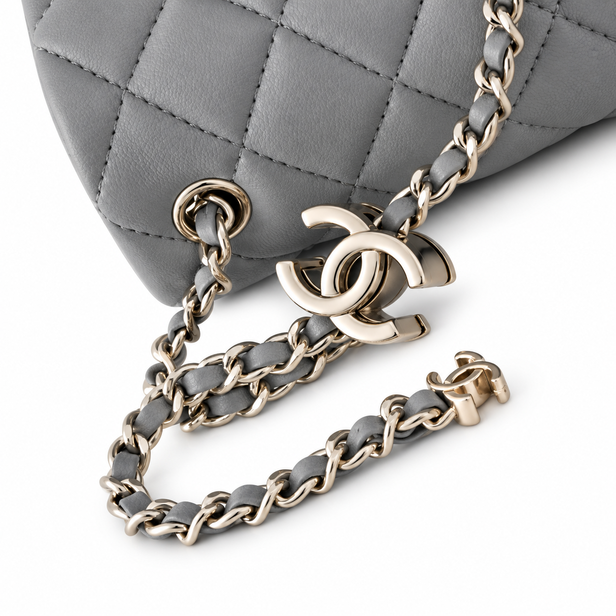 Chanel Quilted Chain Shoulder Bag 20×13×7cm