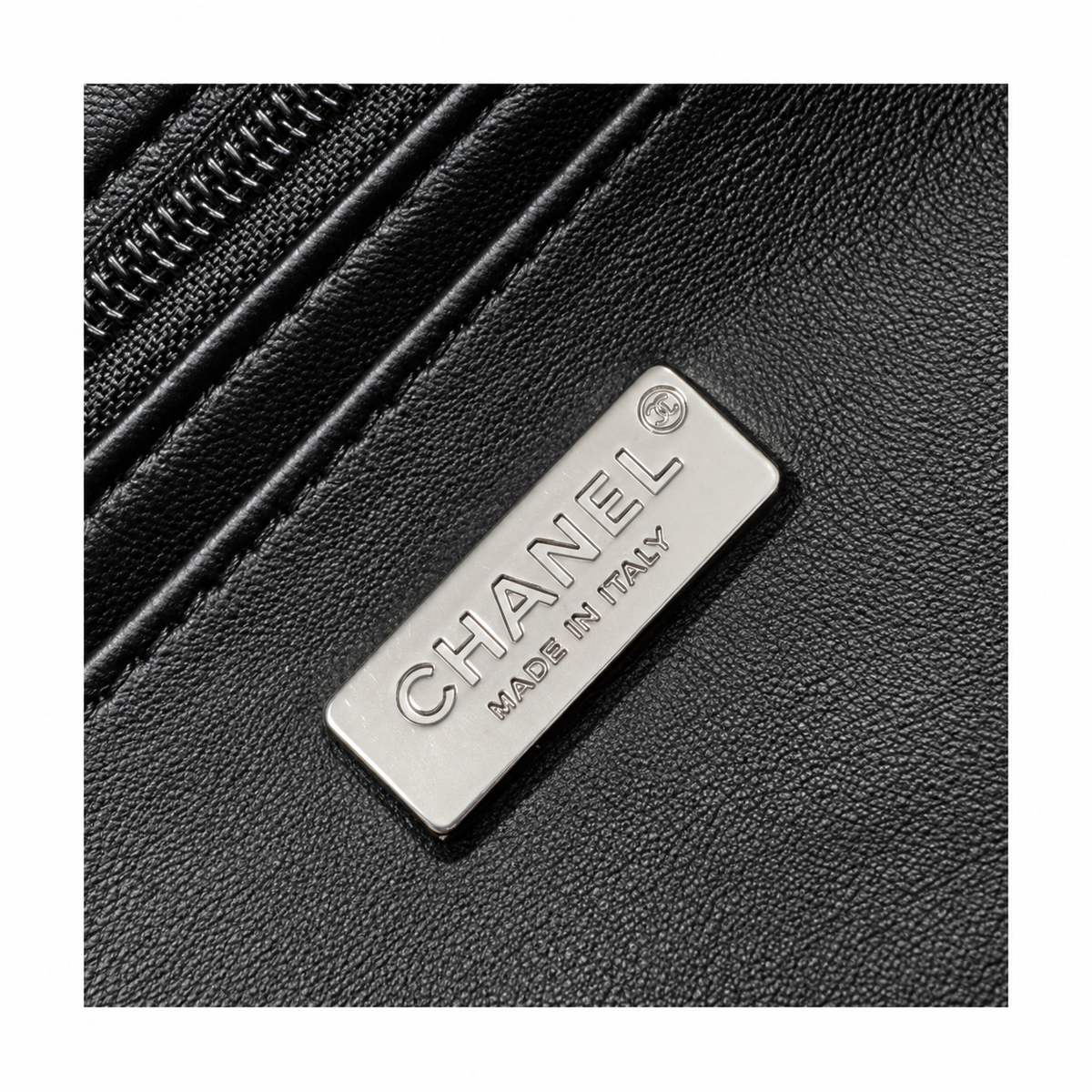 Chanel Quilted Flap Messenger Bag 15×25×7cm