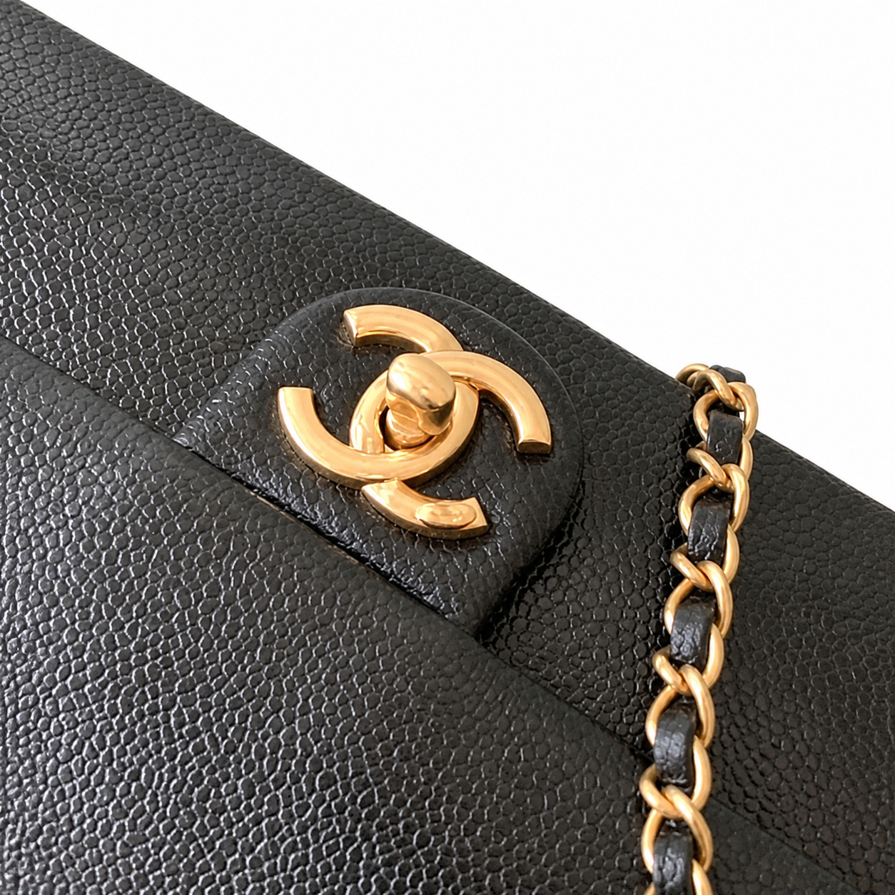Chanel Bicolor Pouch Clutch Burgundy & Black Caviar | Diagonal Zip Pocket — 33cm